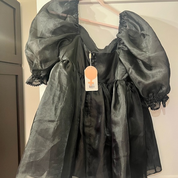 SELKIE BLACK PUFF DRESS - Picture 3 of 5